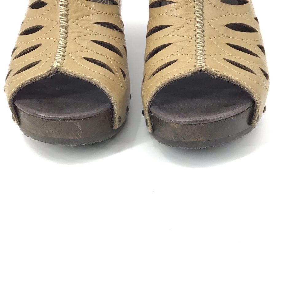 Dansko Rowena Tan Leather Sling Back Sandals - Picture 3 of 16